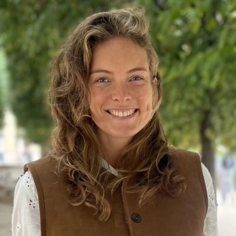 Portrait de Louisiane Guézel, professeure de Yoga sportif à Marseille